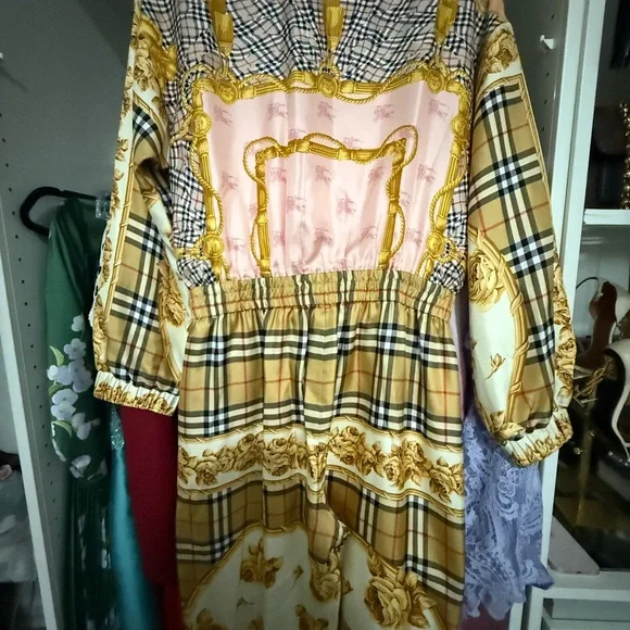 Beautiful Burberry plaid jumpsuit - Picture 8 of 17